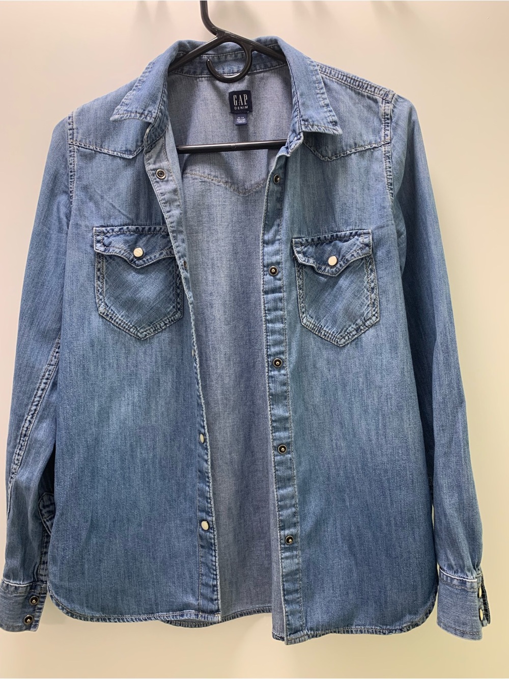 GAP women Light Blue Denim Button-Down Shirt, size XS.